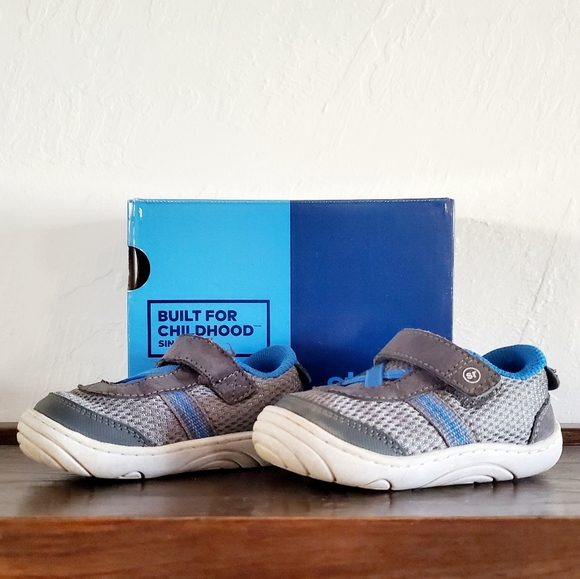 Stride Rite Sneakers - Picture 2 of 12